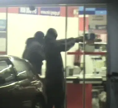 Vídeo: agentes da PSP filmam e encobrem assalto na linha de Sintra